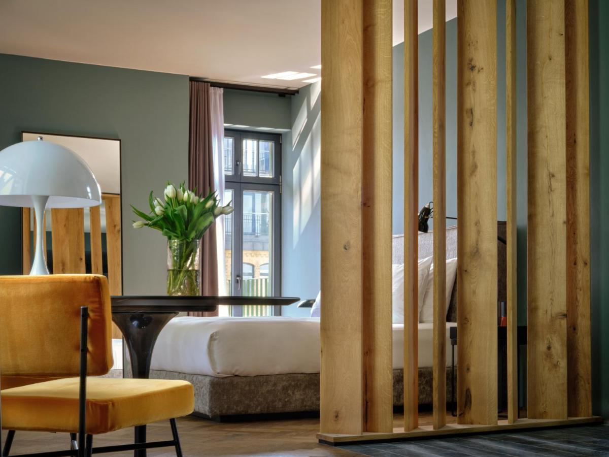 Sly Berlin Hotel Ngoại thất bức ảnh A room at the hotel