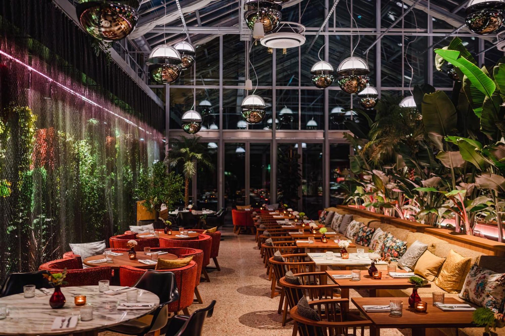Sly Berlin Hotel Ngoại thất bức ảnh Restaurant Botanica