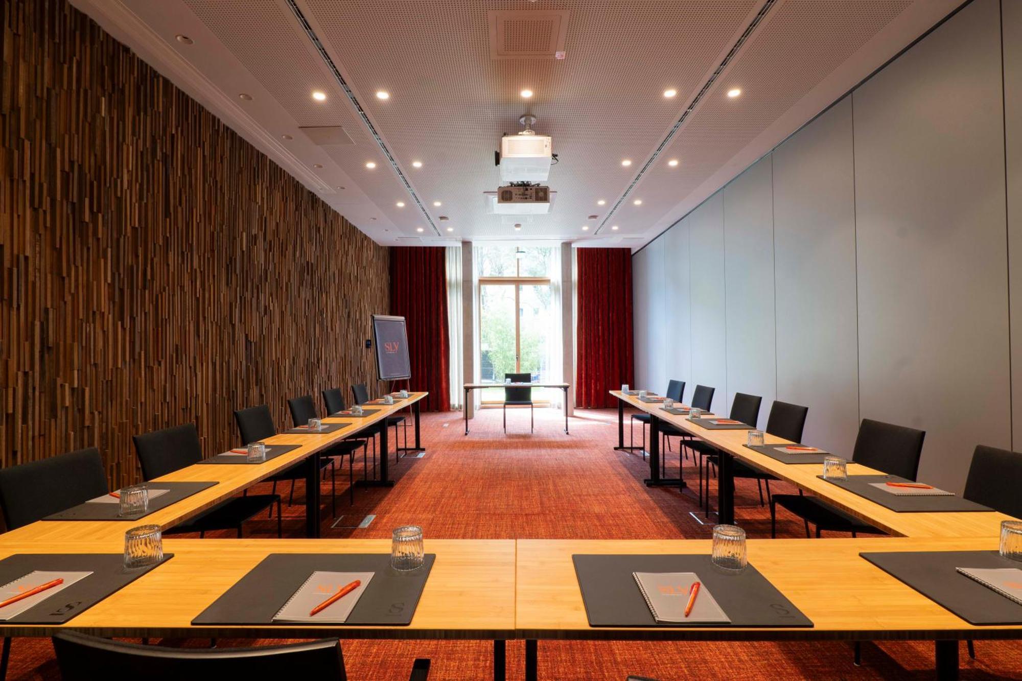 Sly Berlin Hotel Ngoại thất bức ảnh Meeting room