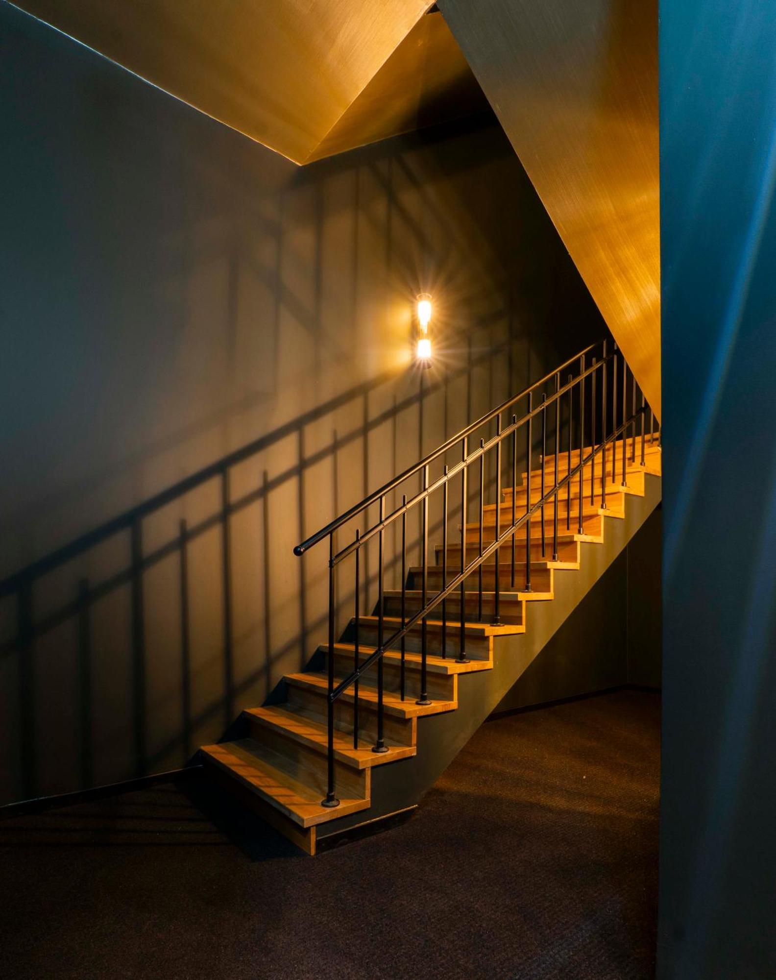 Sly Berlin Hotel Ngoại thất bức ảnh Stairs in the building